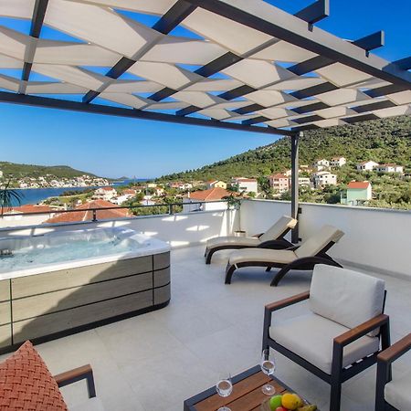 Villa Dalmatian Child With Swimming Pool, Close To The Beach Vinišće Zewnętrze zdjęcie