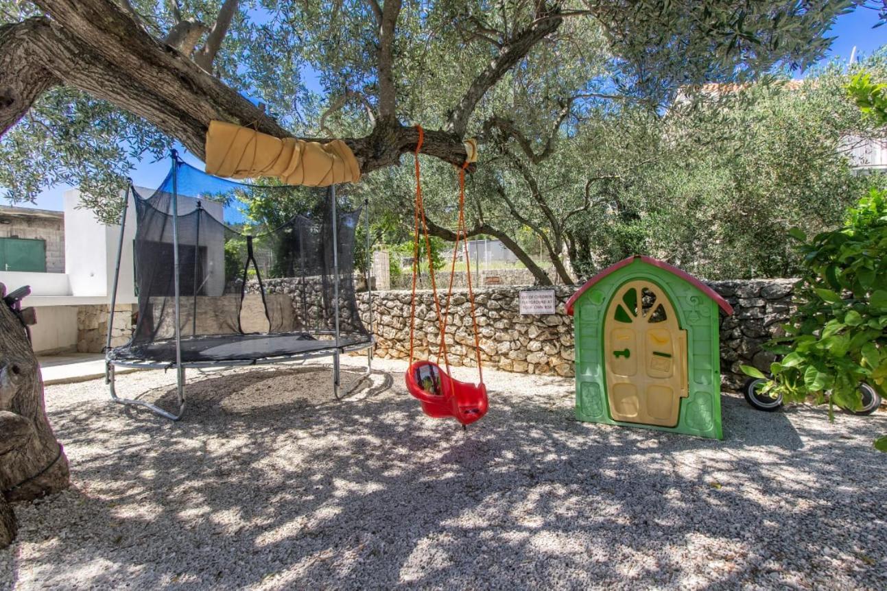 Villa Dalmatian Child With Swimming Pool, Close To The Beach Vinišće Zewnętrze zdjęcie