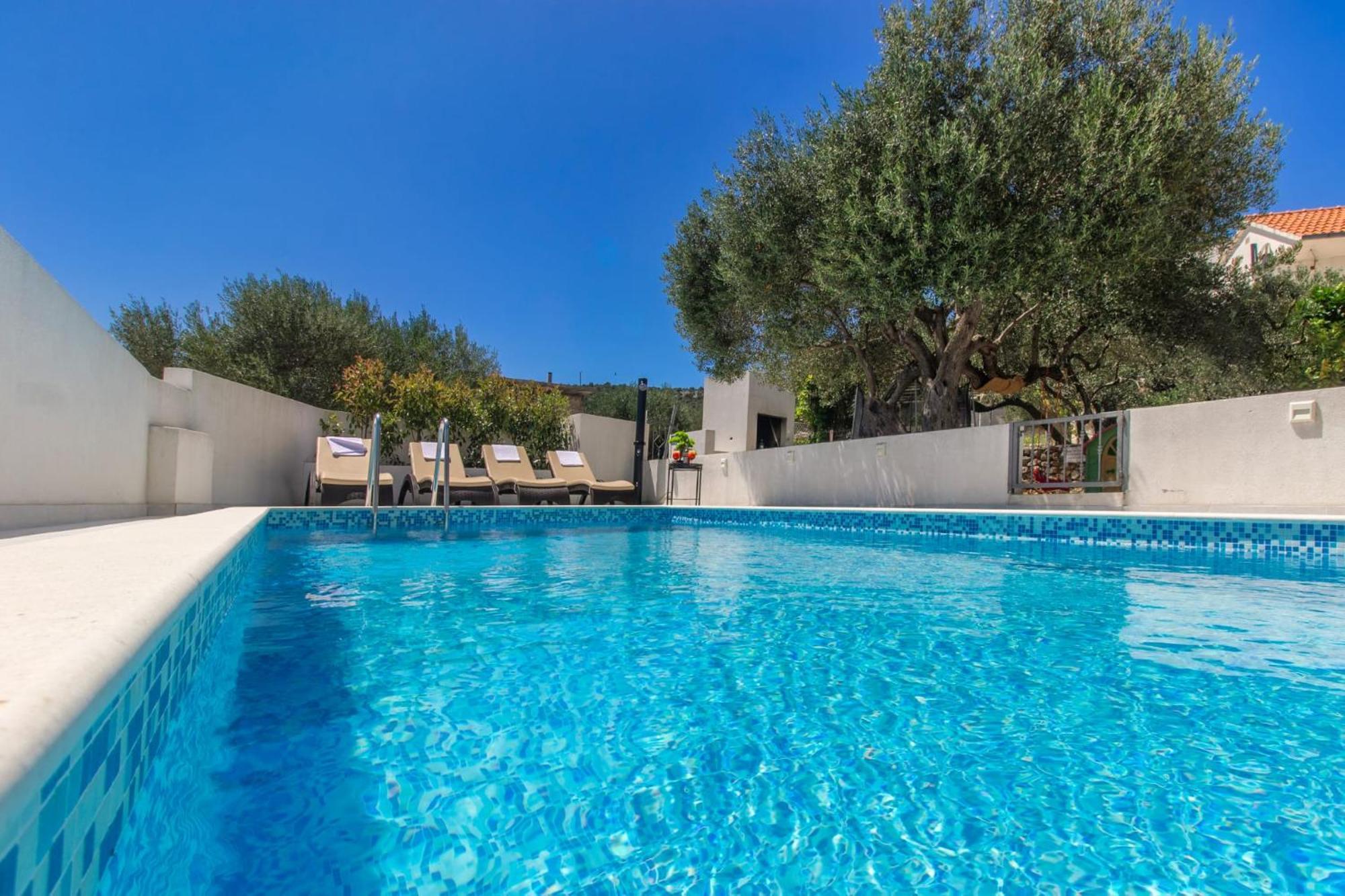 Villa Dalmatian Child With Swimming Pool, Close To The Beach Vinišće Zewnętrze zdjęcie
