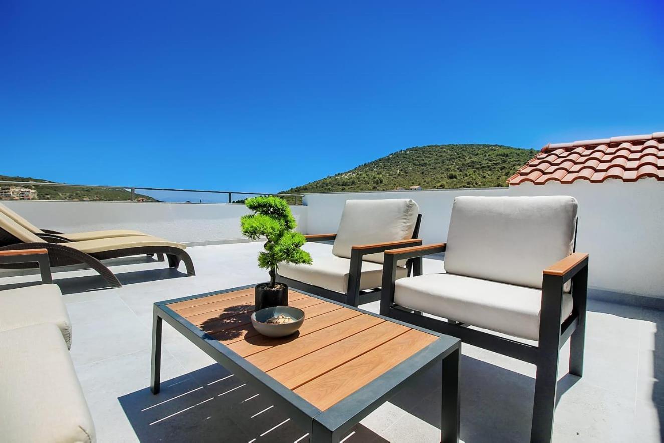 Villa Dalmatian Child With Swimming Pool, Close To The Beach Vinišće Zewnętrze zdjęcie