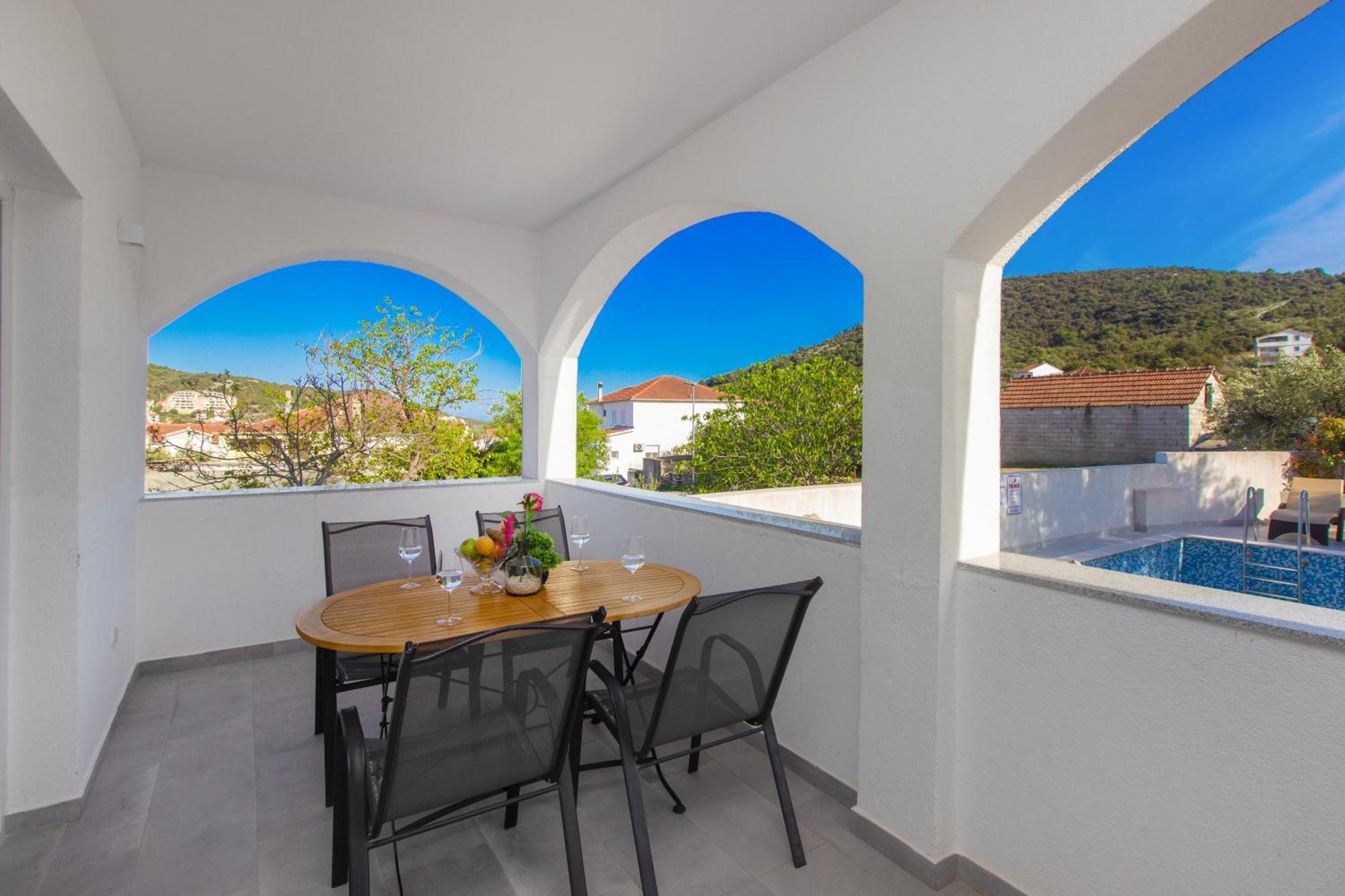 Villa Dalmatian Child With Swimming Pool, Close To The Beach Vinišće Zewnętrze zdjęcie