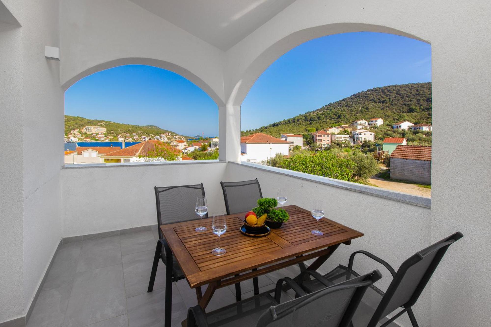 Villa Dalmatian Child With Swimming Pool, Close To The Beach Vinišće Zewnętrze zdjęcie