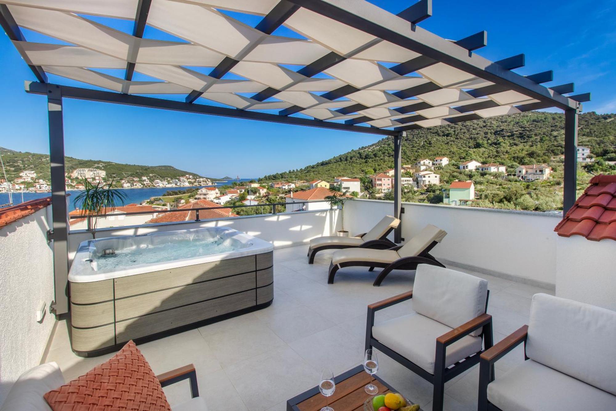 Villa Dalmatian Child With Swimming Pool, Close To The Beach Vinišće Zewnętrze zdjęcie